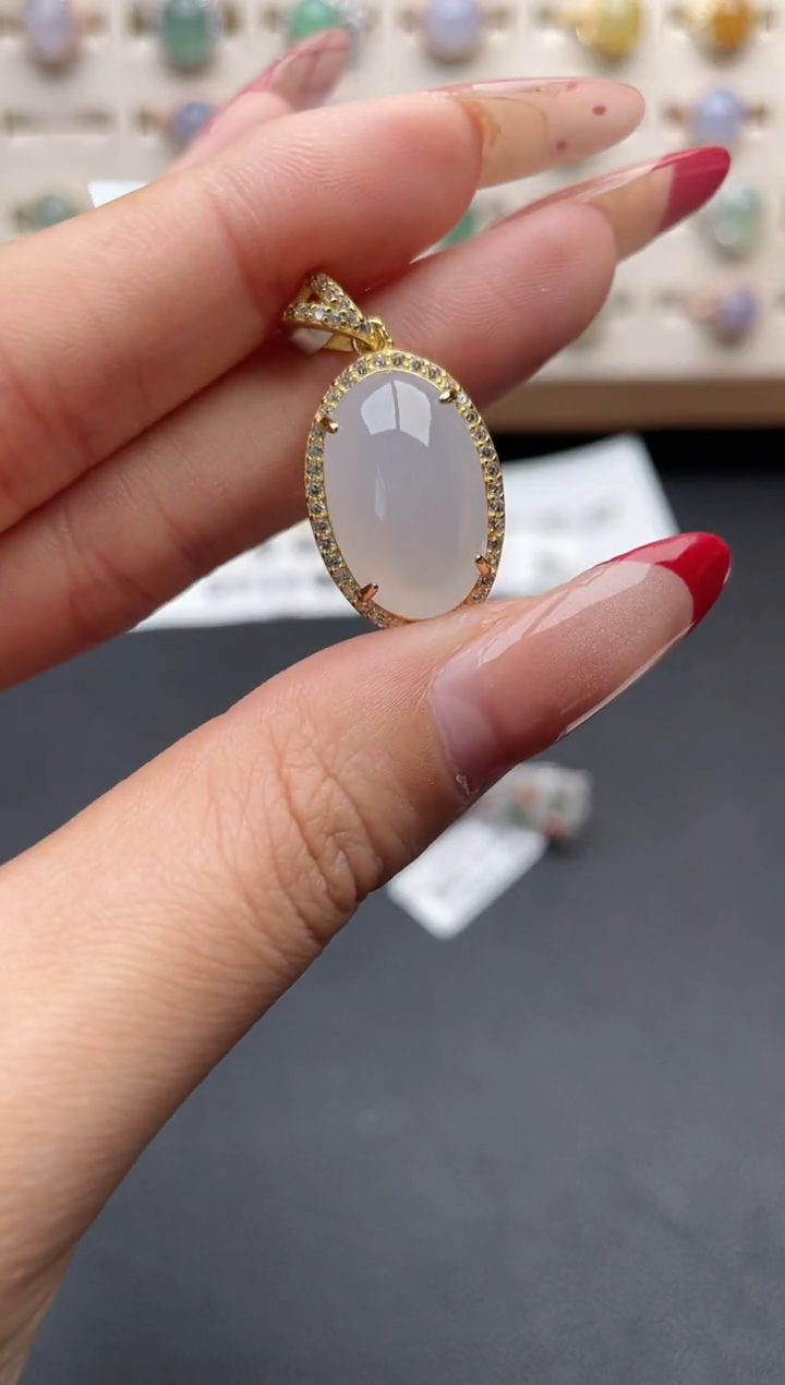 【闪购商品】翡翠吊坠(赠链)银S925镶嵌一物一证一礼盒