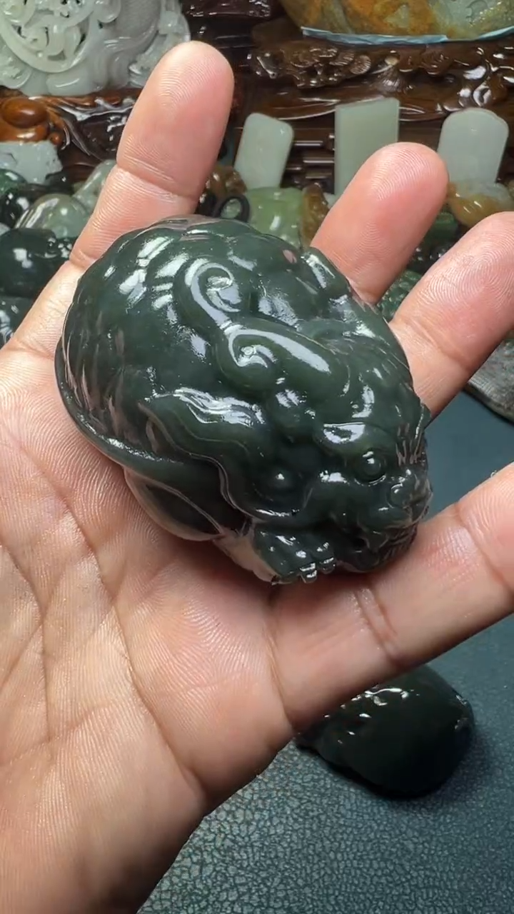 未镶嵌和田玉把件-