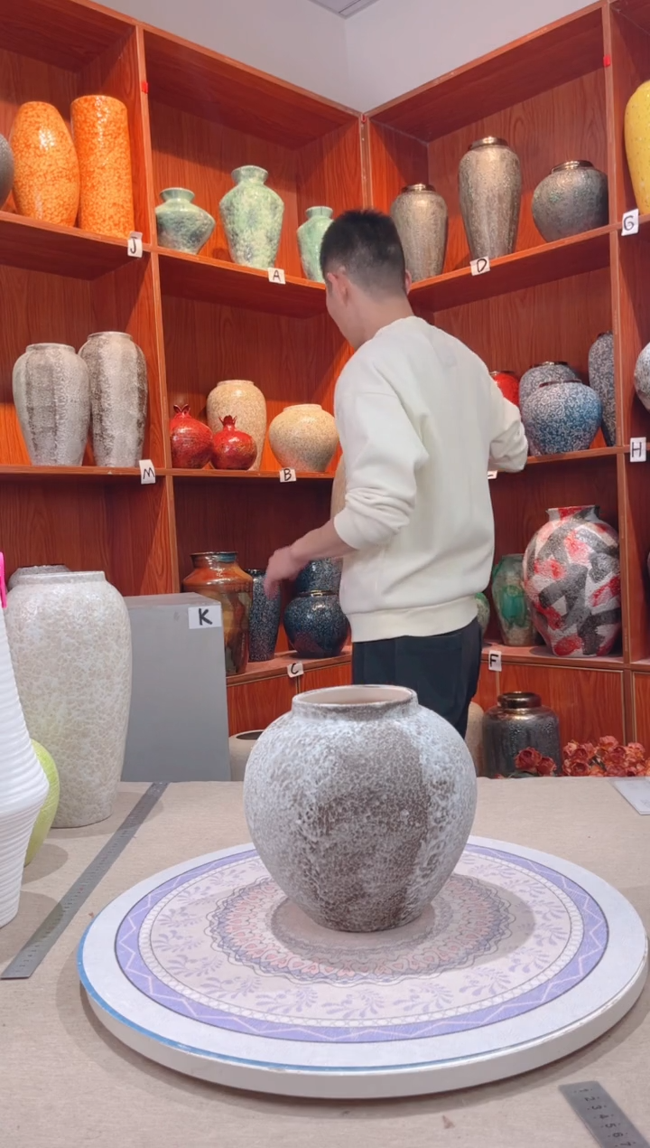 【闪购商品】瓶雪花秀小号 陶瓷花瓶 无花