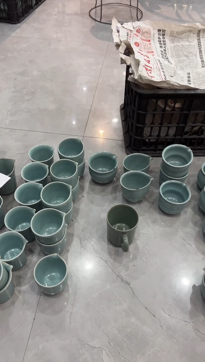 瓷片借****发福利手工罗汉杯瑕