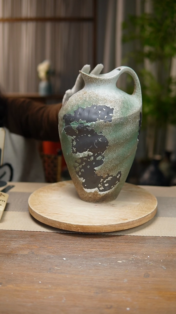 【闪购商品】陶瓷   花器诧寂复古绿奶壶