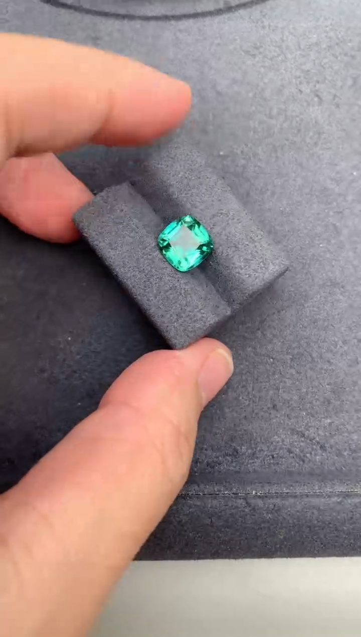 裸石未镶嵌碧玺2.2ct碧玺Lagoon  BE