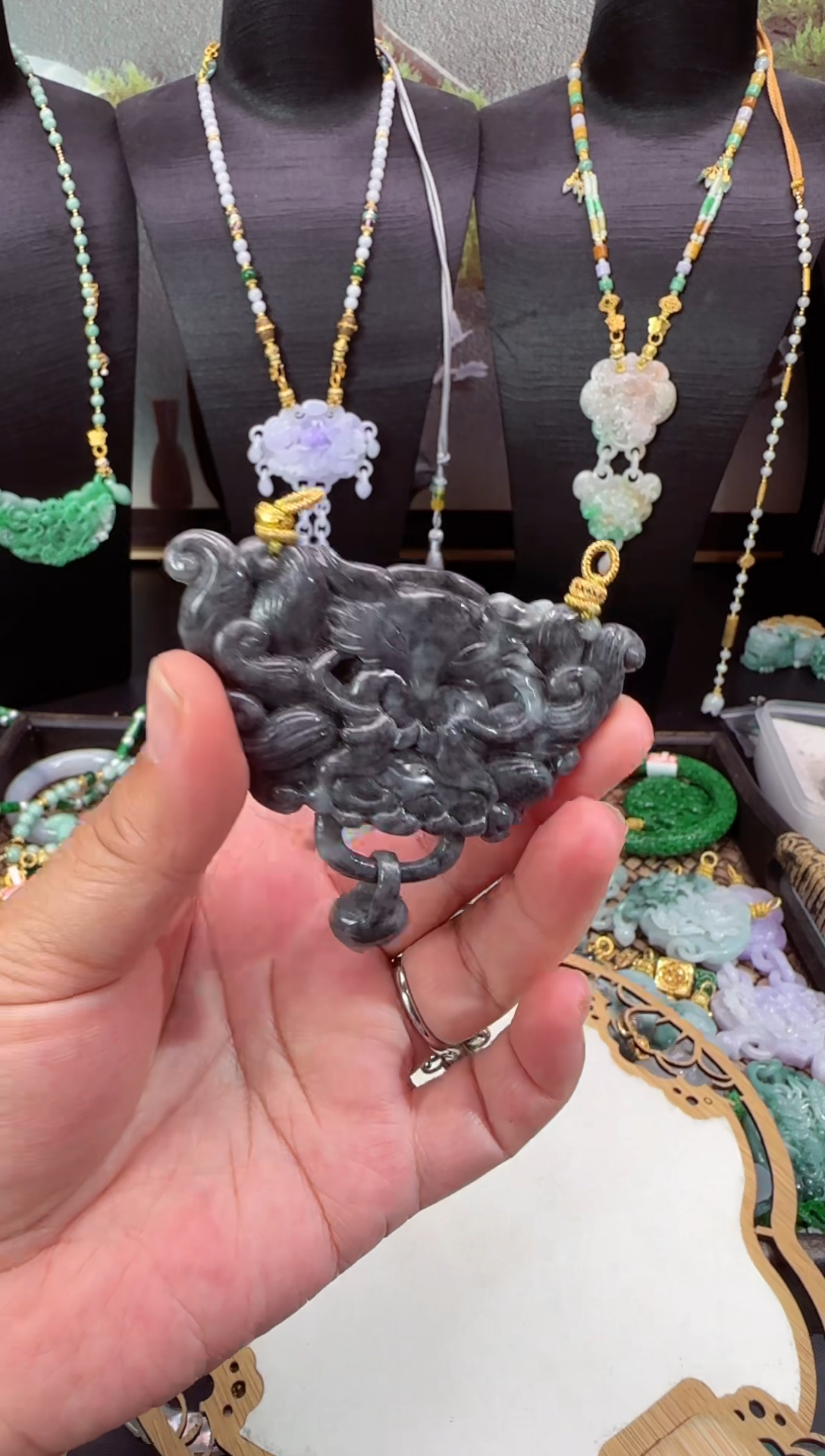 【闪购商品】翡翠颈饰未镶嵌拍照
