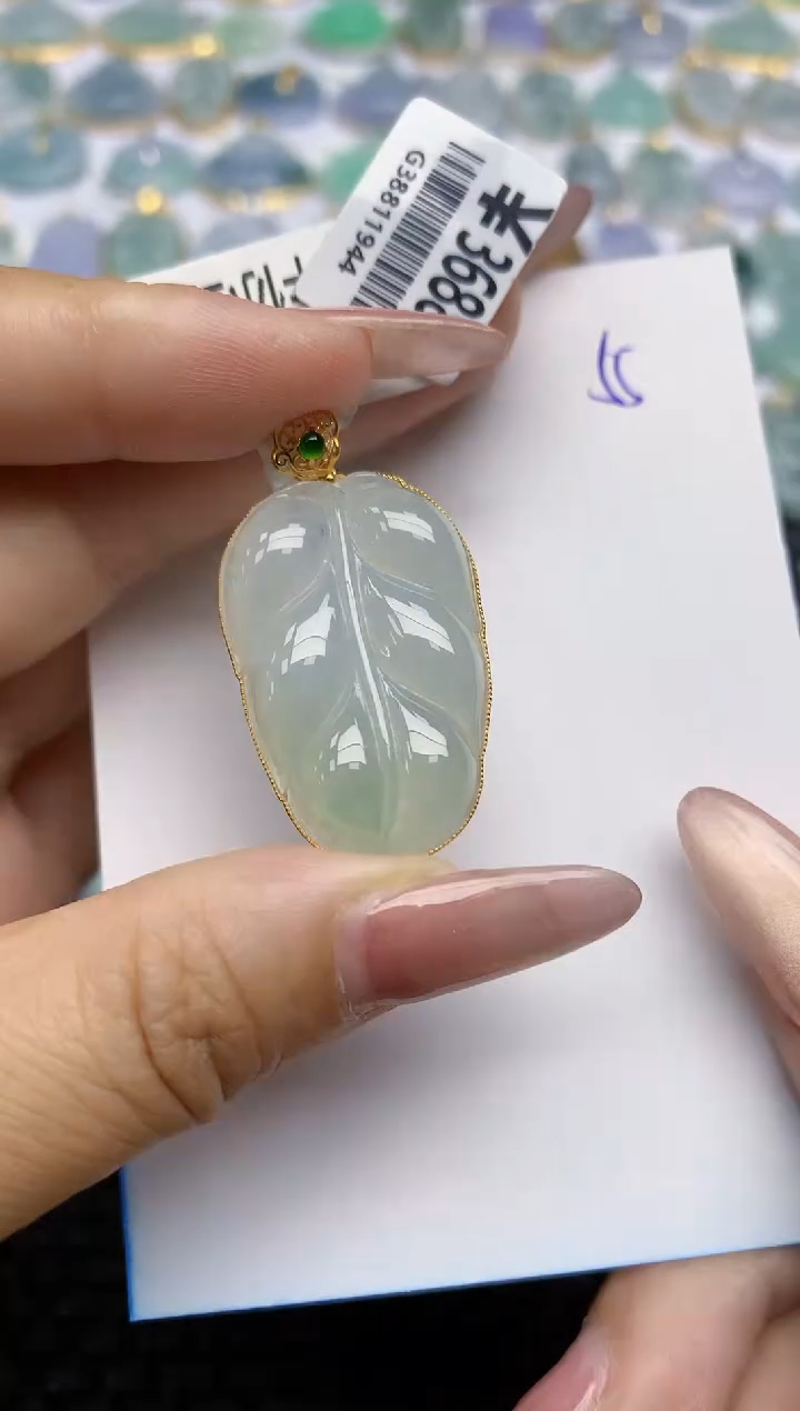 【闪购商品】翡翠颈饰18K金镶嵌天然A货翡翠 55