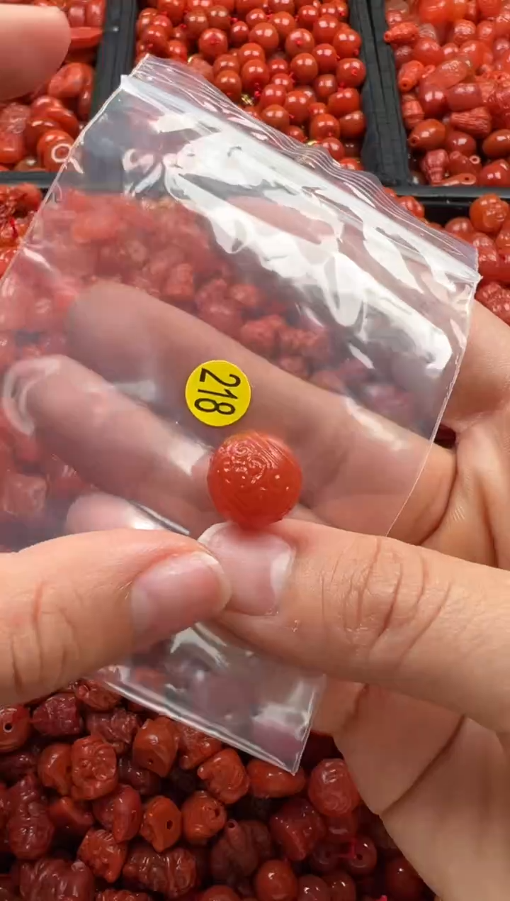 【闪购商品】南红玛瑙颈饰未镶嵌1