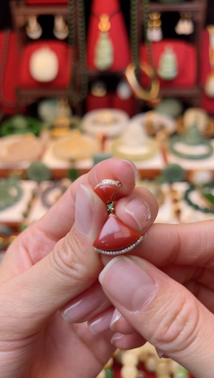 【闪购商品】南红玛瑙挂件18K金镶嵌福利