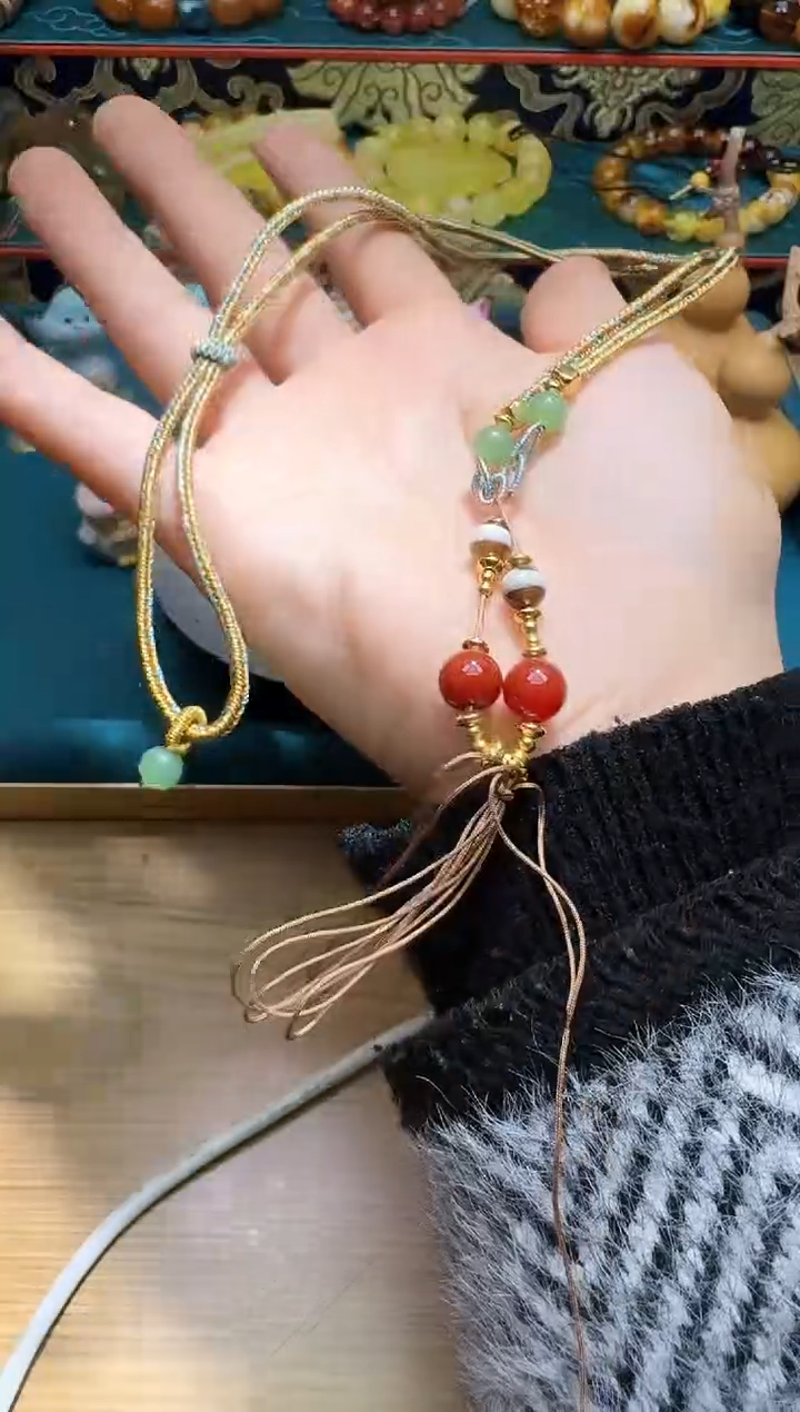 颈饰未镶嵌和田玉多样性发一件 070