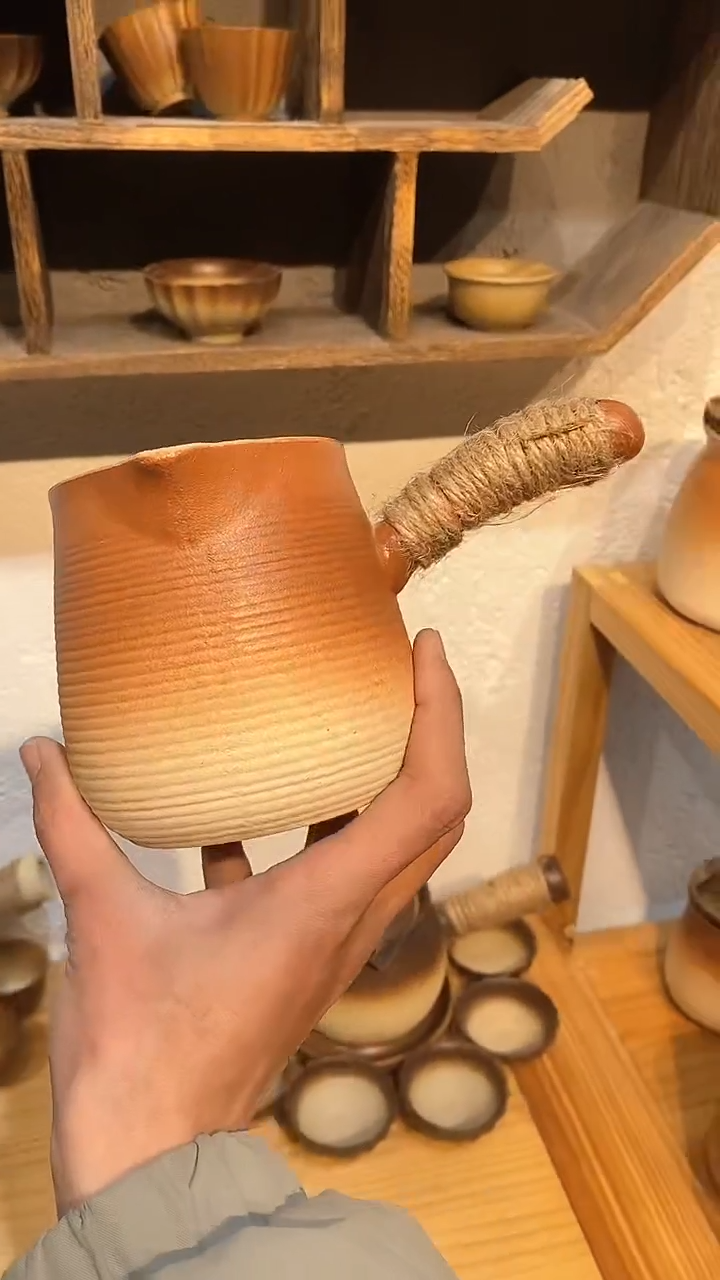 【闪购商品】550ml弯把壶罐罐壶11111