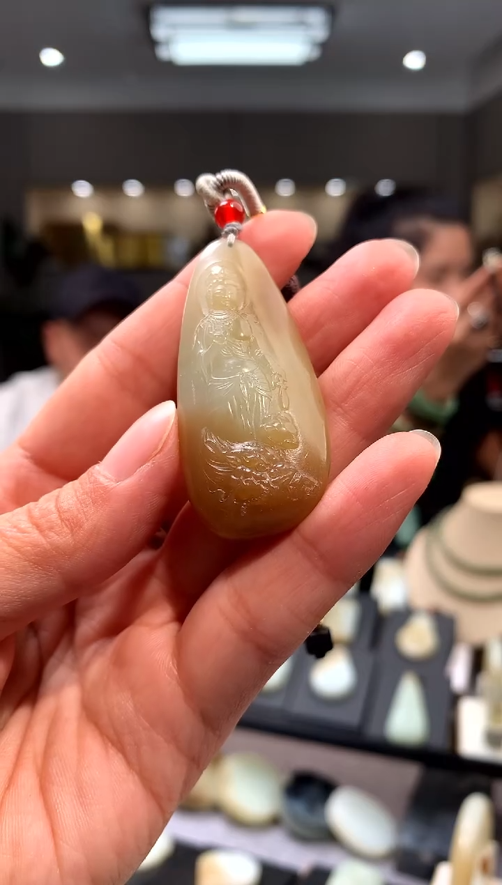 和田玉未镶嵌颈饰挂件