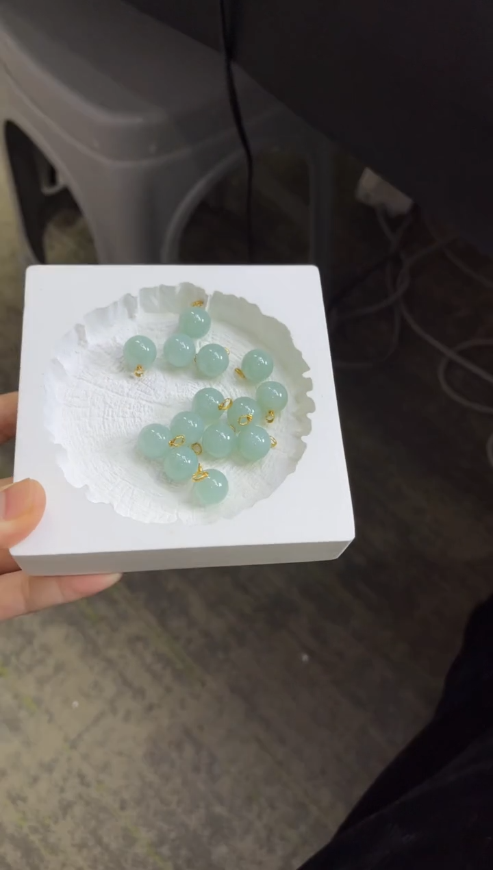 【闪购商品】翡翠颈饰18K金镶嵌M43多样性发一件/配绳子