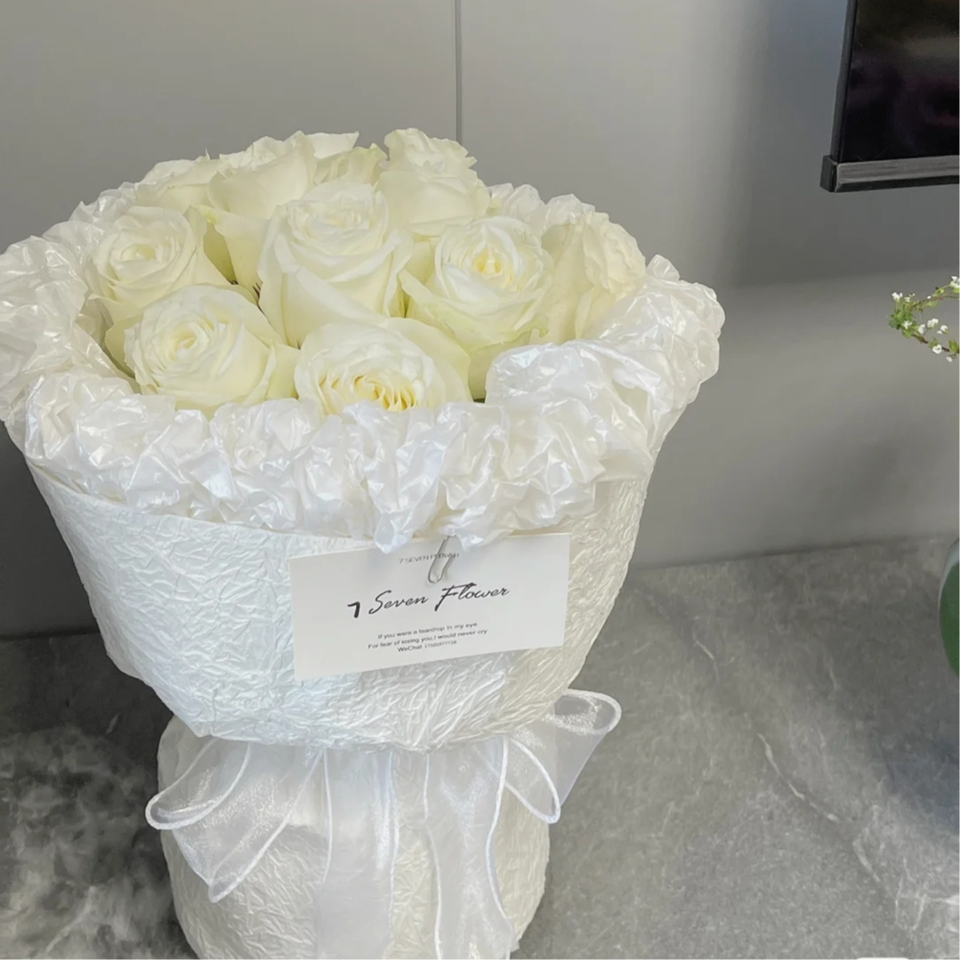 【白色恋人】11朵白玫瑰国风小香风送女友送闺蜜鲜花小时达同城送货上门