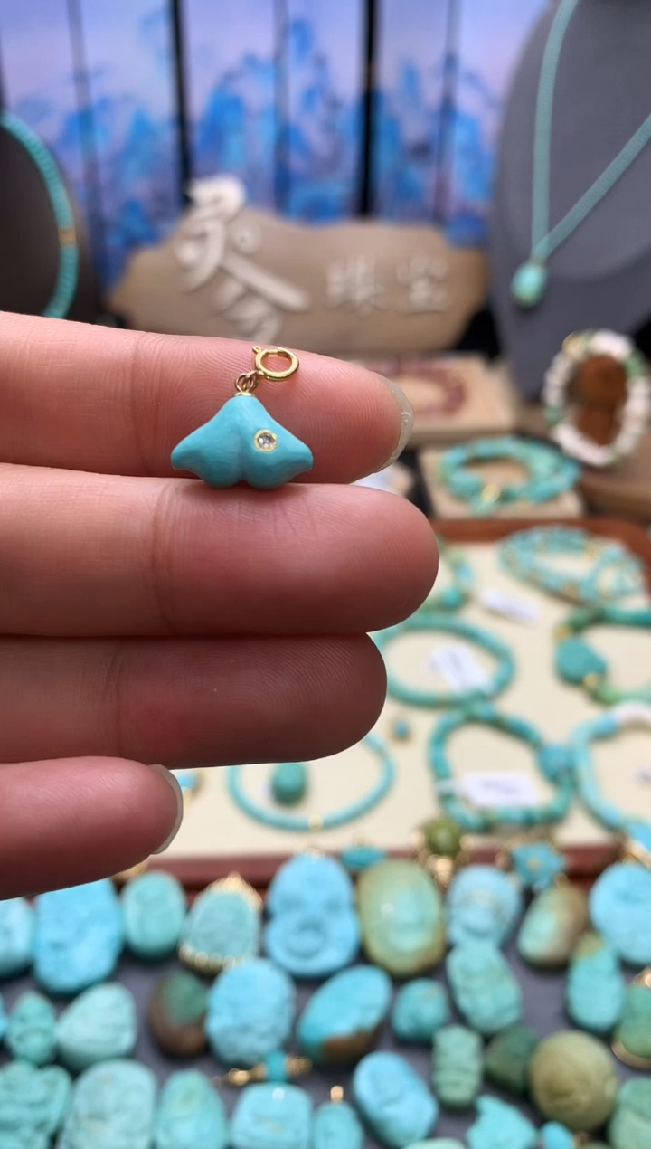 【闪购商品】绿松石挂件18K金镶嵌鱼尾滴流