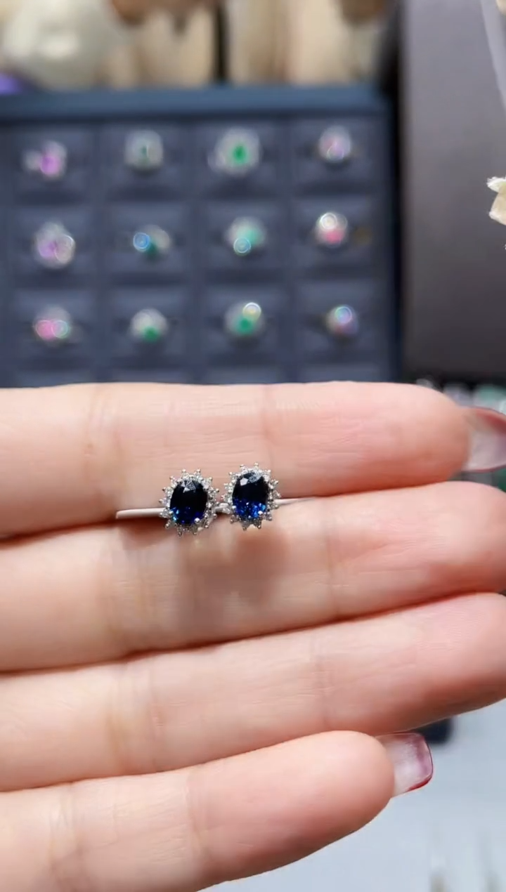 【闪购商品】蓝宝石耳钉18K金镶嵌1.05克拉