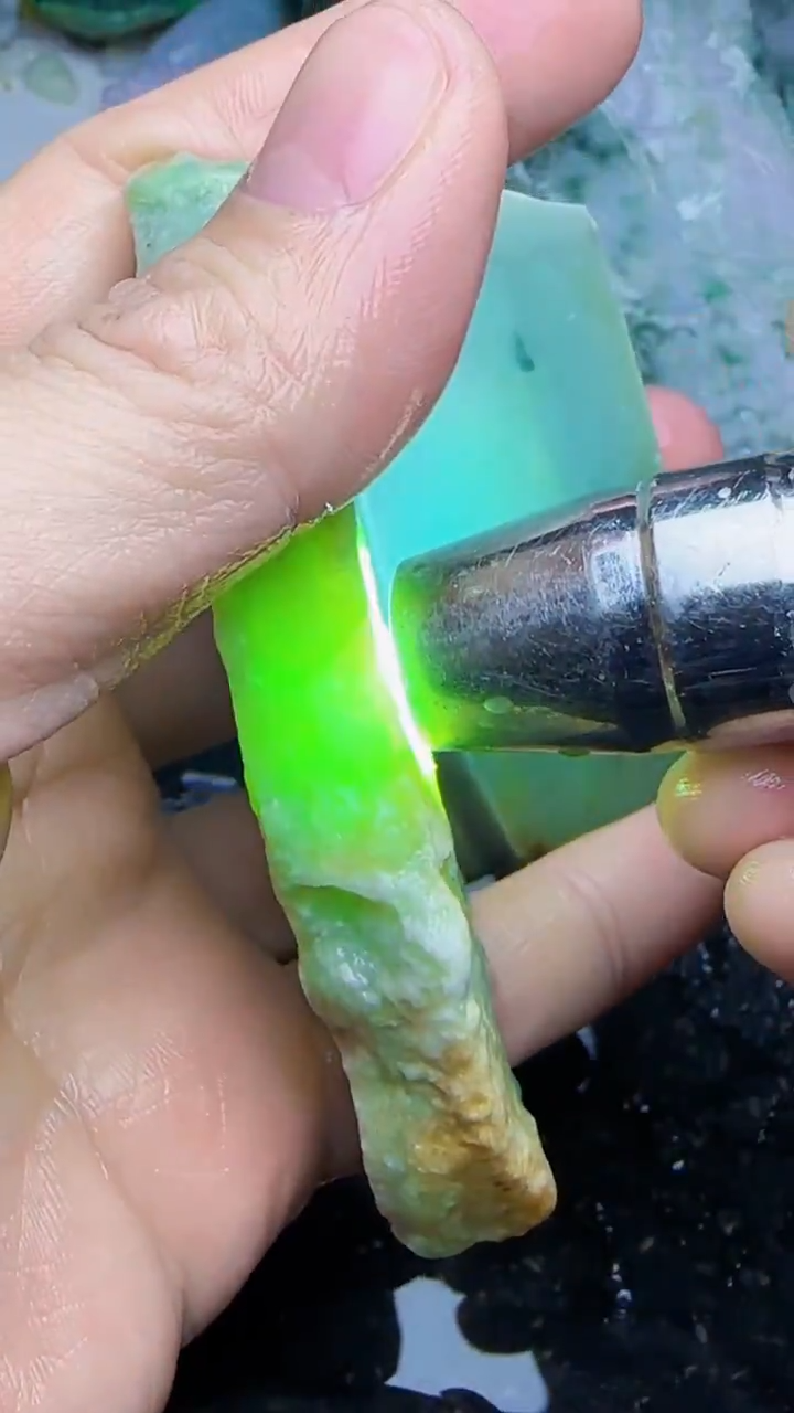 未镶嵌挂件翡翠053