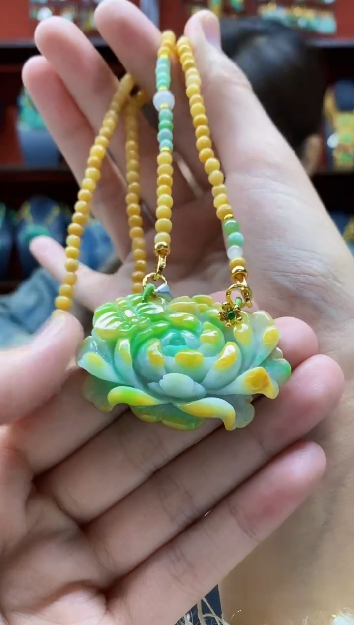 颈饰未镶嵌翡翠吊坠