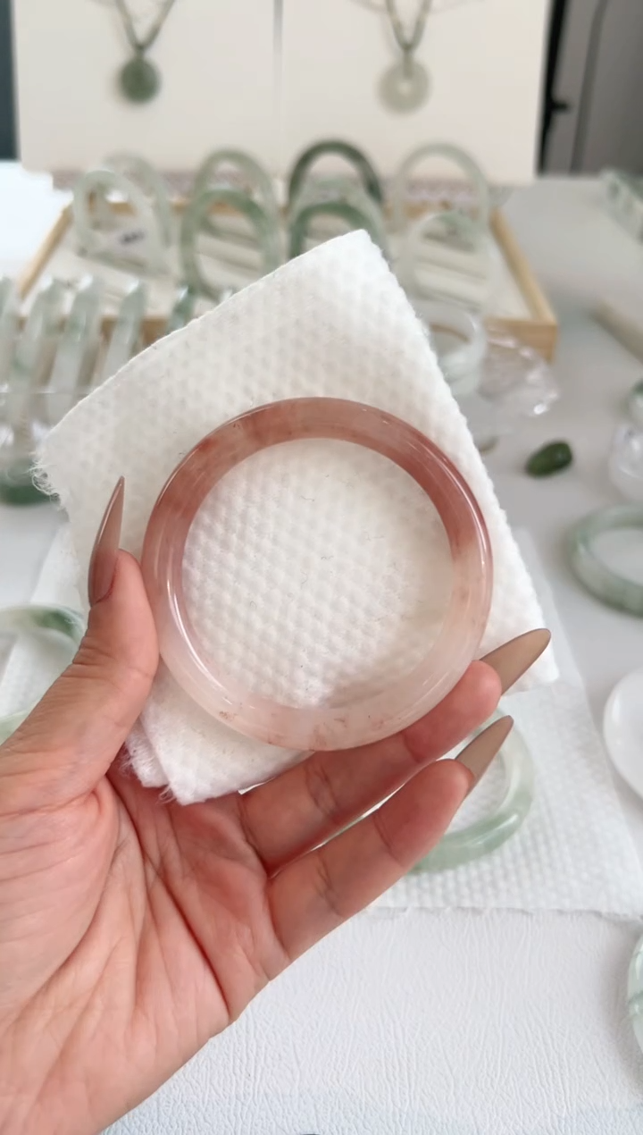 【闪购商品】石英质玉手镯未镶嵌56