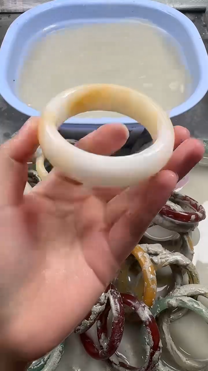 未镶嵌手镯石英质玉23
