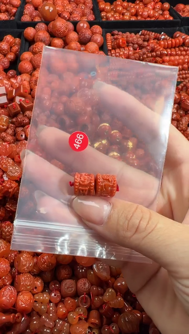 南红玛瑙未镶嵌颈饰1
