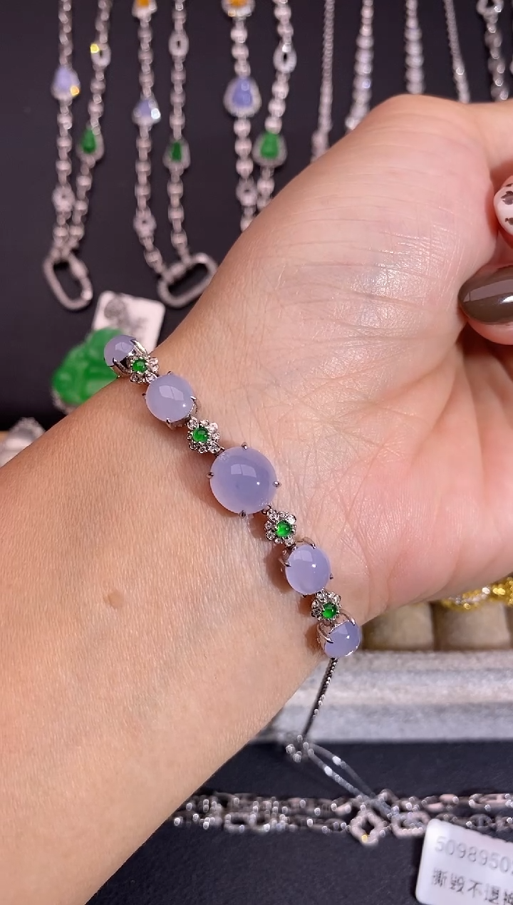 颈饰18K金镶嵌翡翠手链