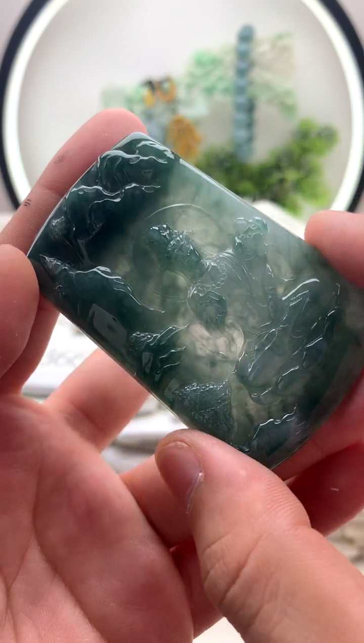 翡翠未镶嵌颈饰大势至