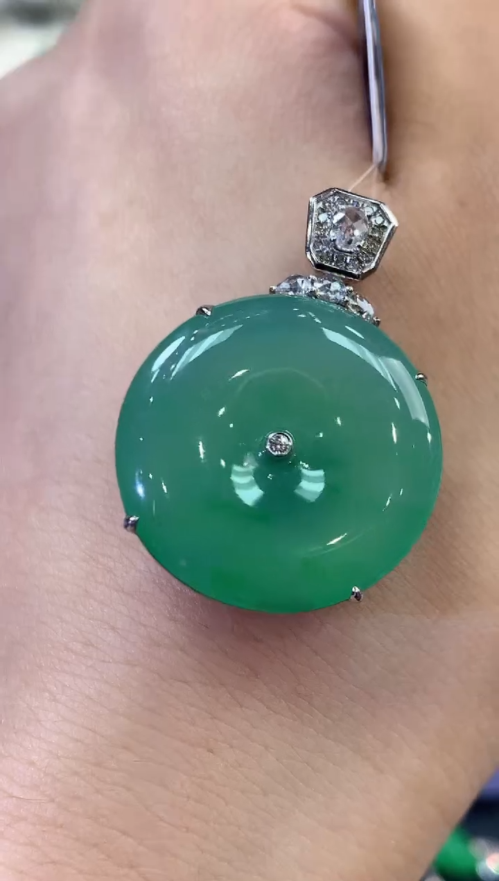 【闪购商品】翡翠吊坠(不含链)18K金镶嵌 C211