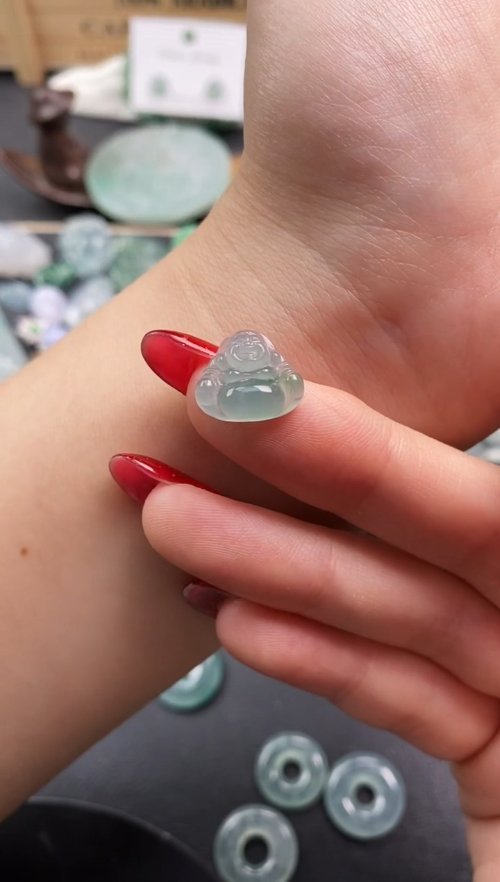 颈饰未镶嵌翡翠佛公