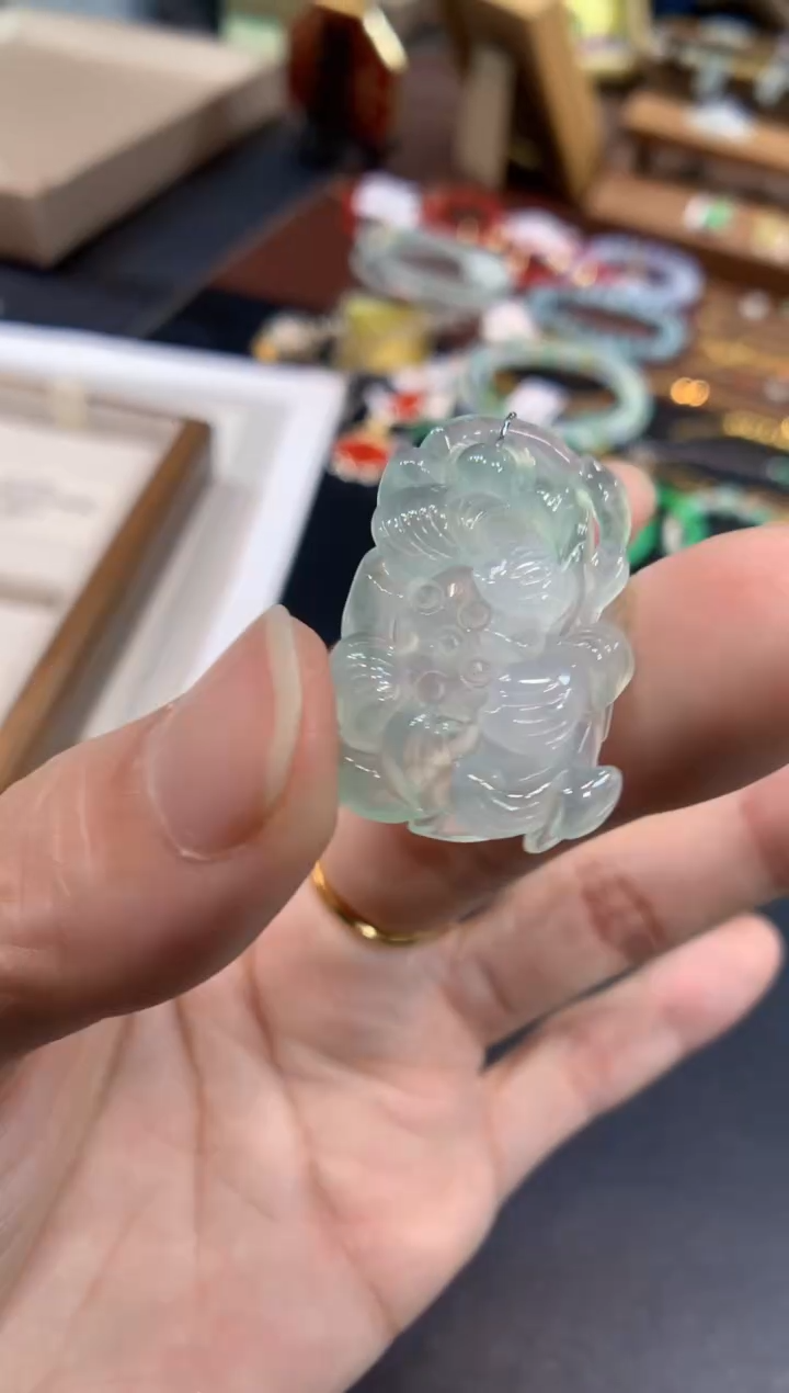 颈饰未镶嵌翡翠莲花