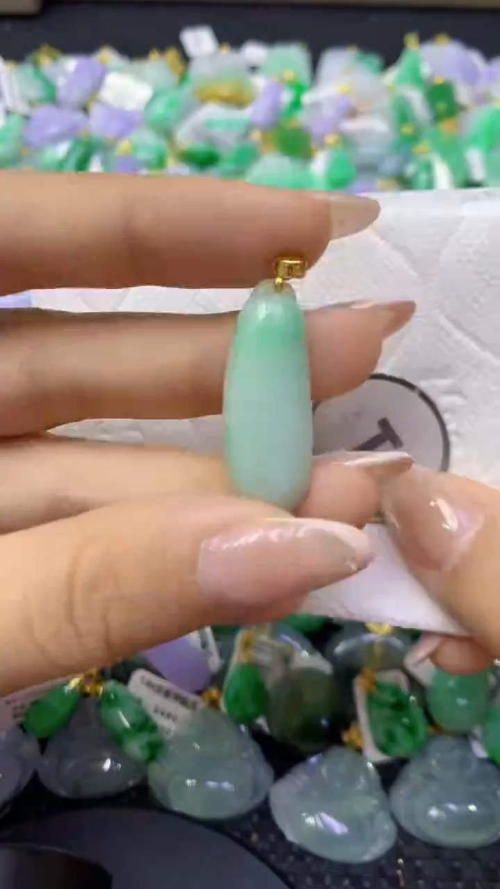 颈饰未镶嵌翡翠天然缅甸翡翠A货