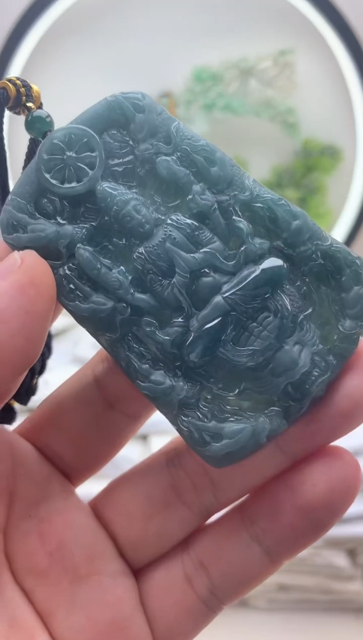 颈饰未镶嵌翡翠千手观音