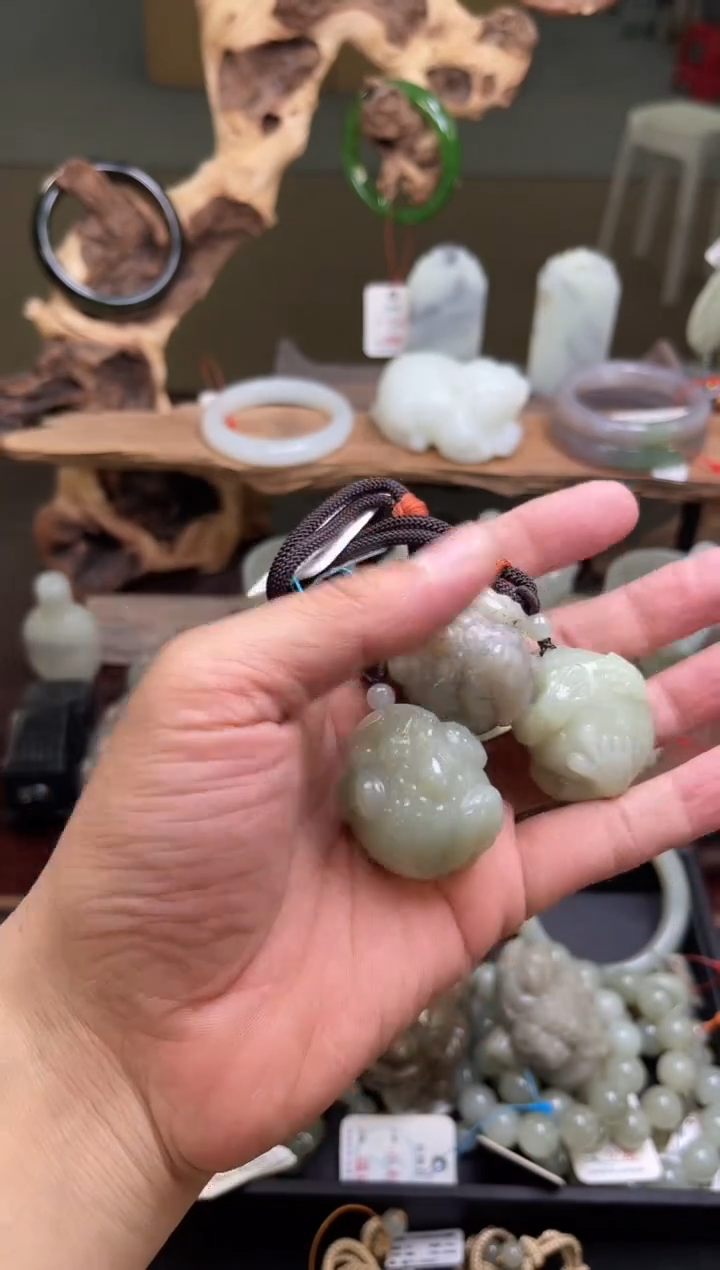 和田玉未镶嵌手把且末迪克兰金蟾 多样性发一