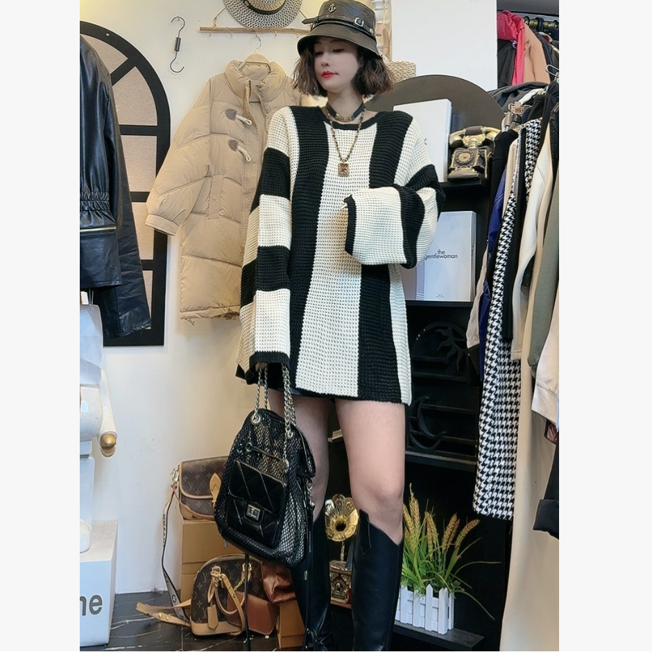 D25 122721 洋气针织毛衫秋冬上衣圆领条纹设计感小众毛衣外套女