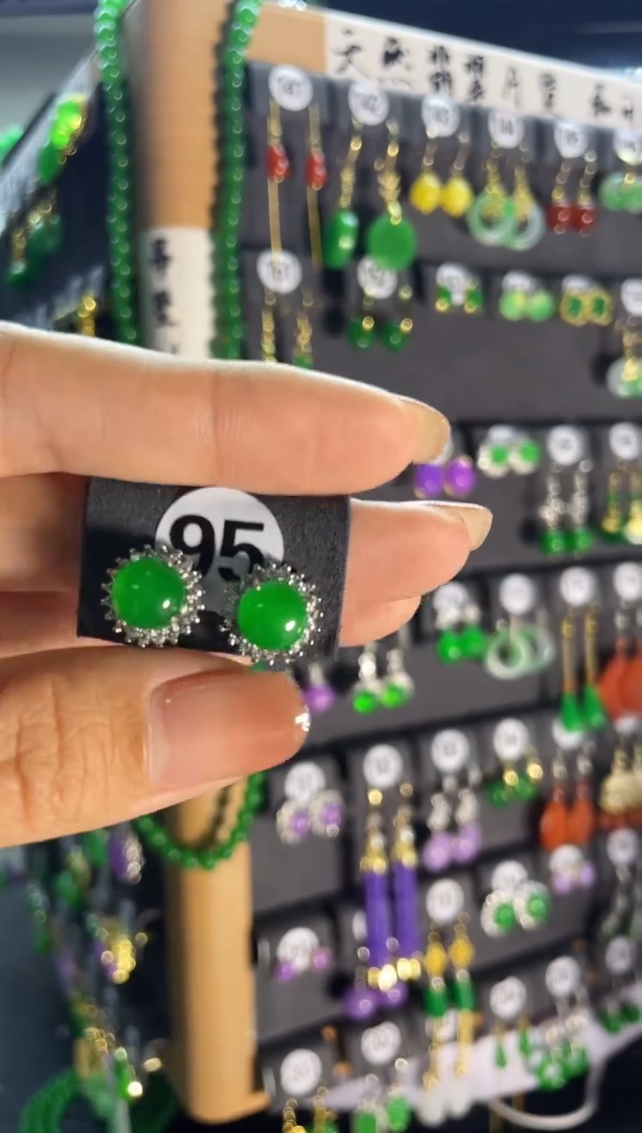 【闪购商品】翡翠耳饰银S925镶嵌95...