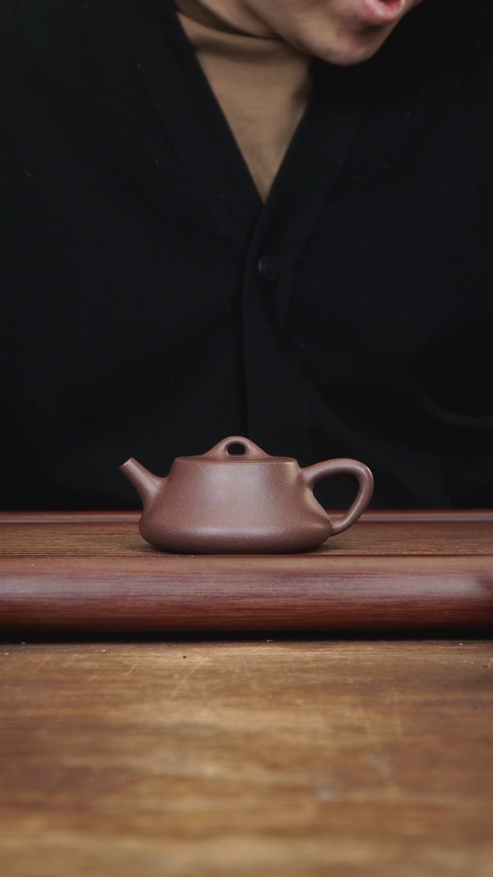 【闪购商品】紫砂茶壶180ml 薄胎柱瓢 底槽清