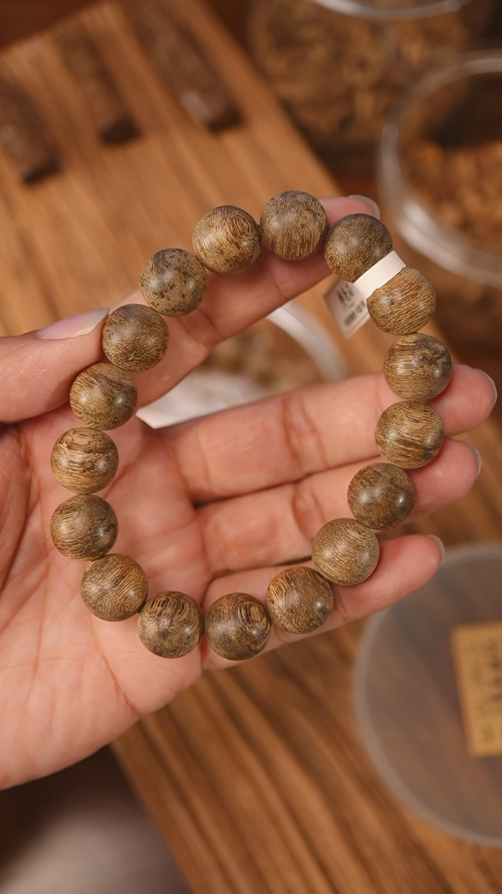 沉香手串文莱黑棋软丝1.37-18克+xx1030