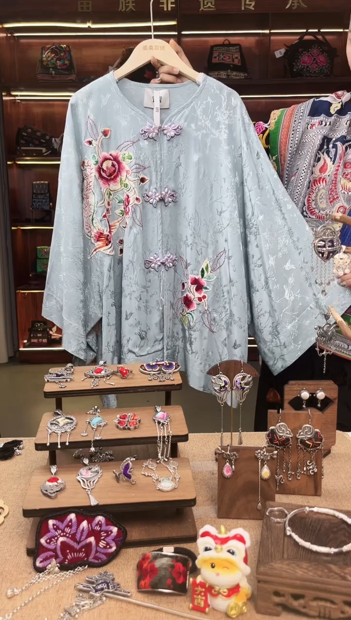 【闪购商品】织绣A12黔东南苗族刺绣