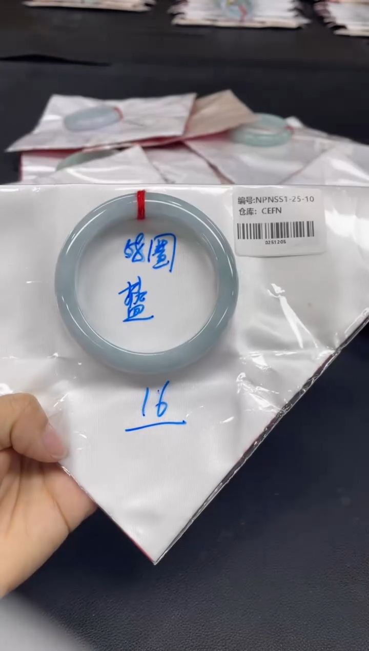 未镶嵌手镯翡翠翡翠手镯