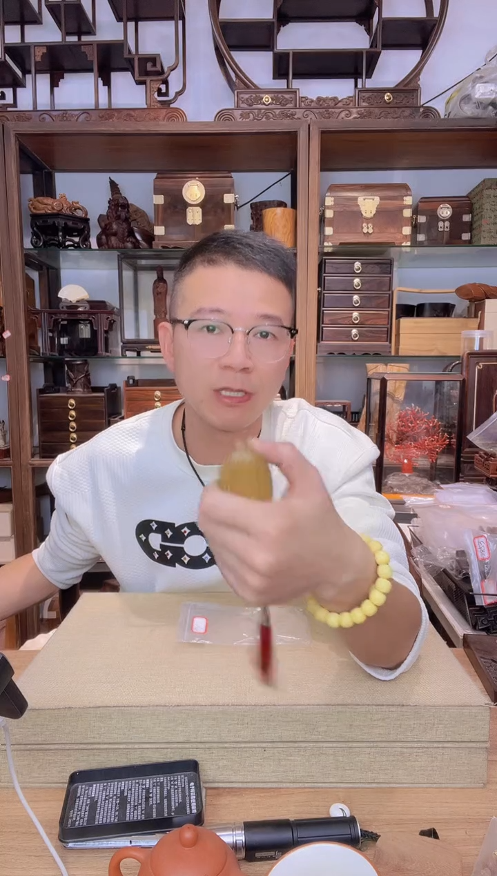 乌木类书架078绿檀嵌羊角宽齿梳