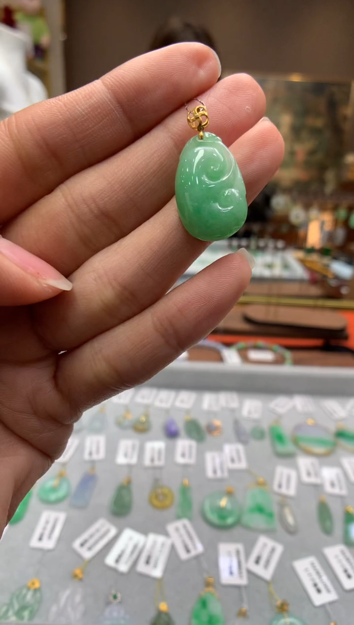 【闪购商品】翡翠颈饰18K金镶嵌如意