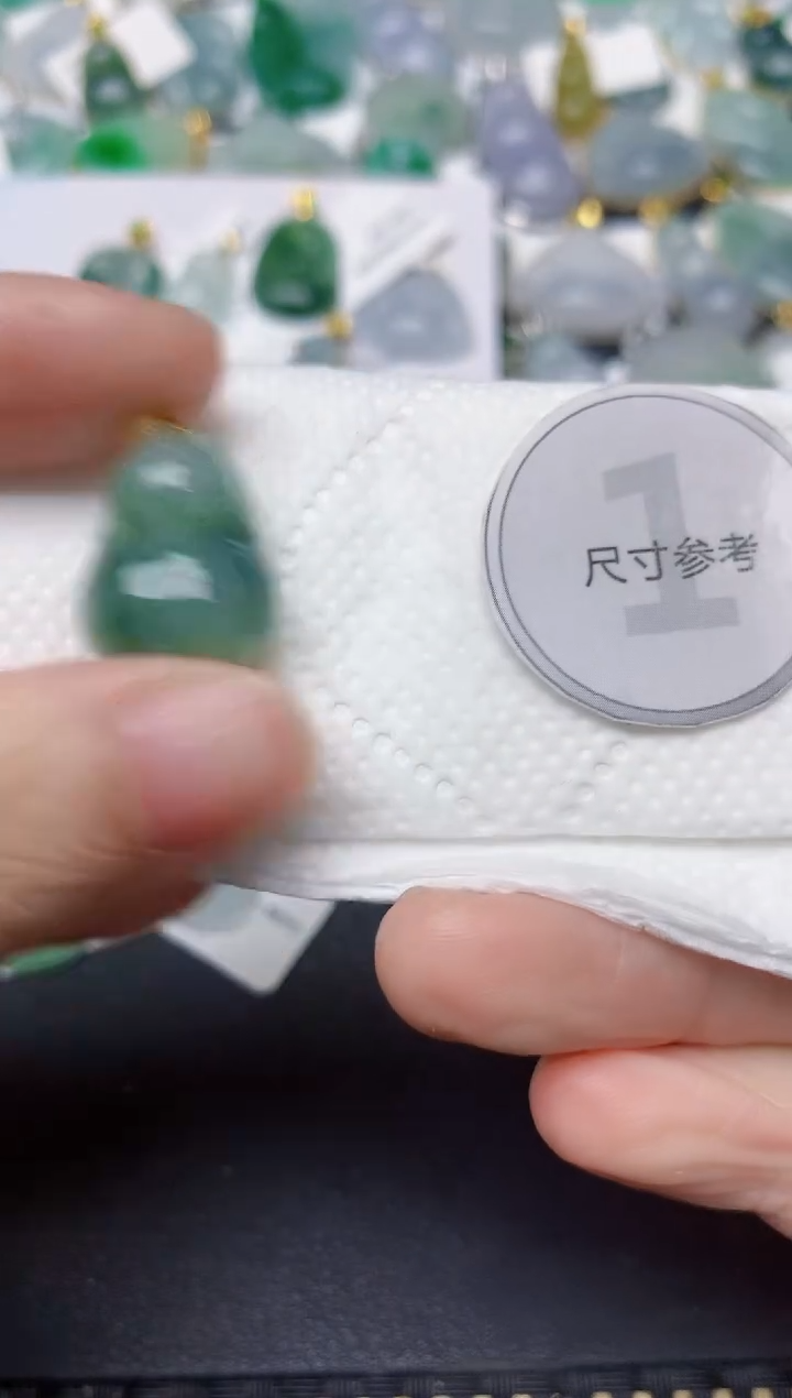 颈饰18K金镶嵌翡翠天然缅甸A货翡翠