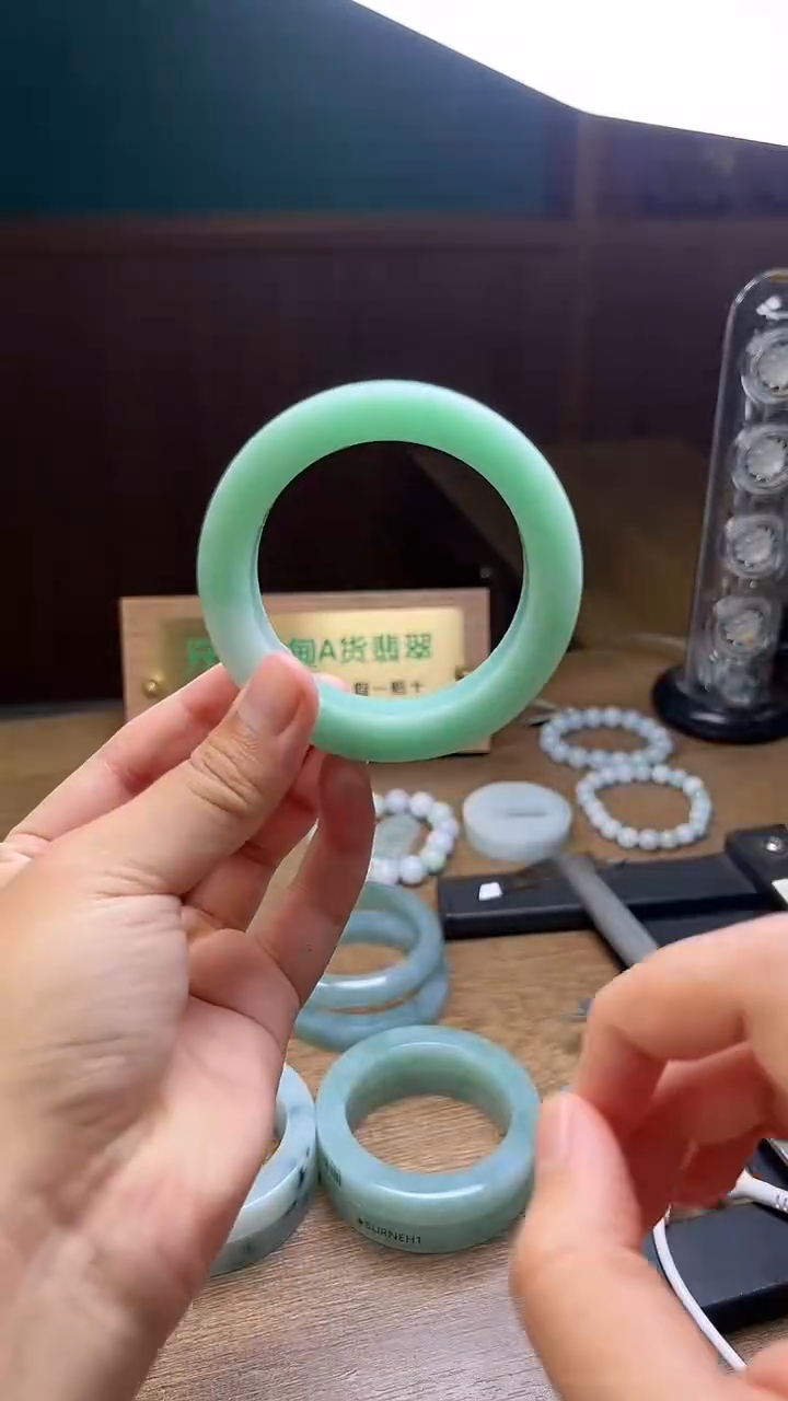 未镶嵌手镯定制翡翠溪*定制