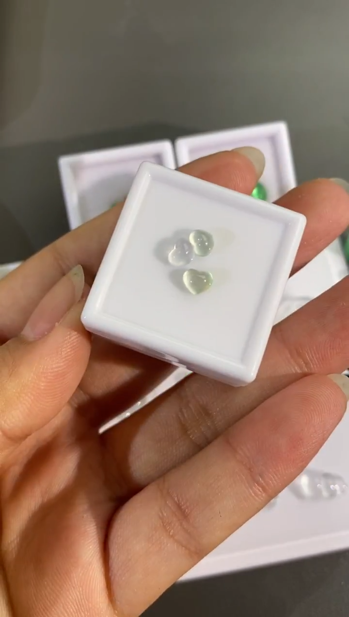 未镶嵌裸石翡翠高冰屁桃爱心多样性发其一