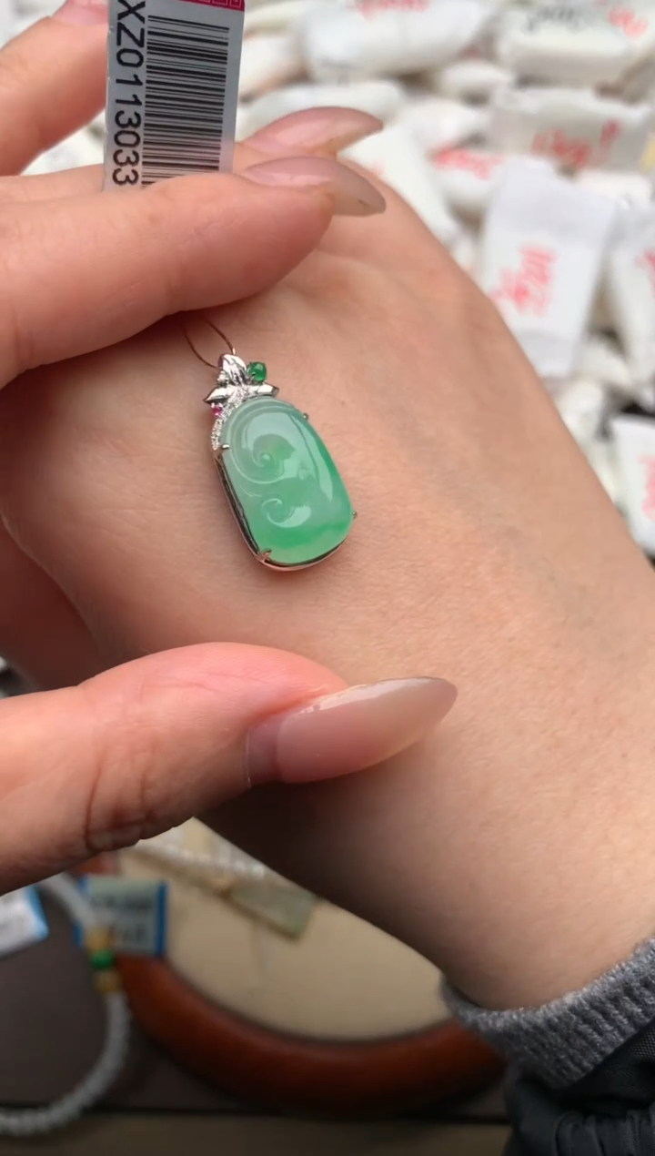 【闪购商品】翡翠挂件18K金镶嵌 一