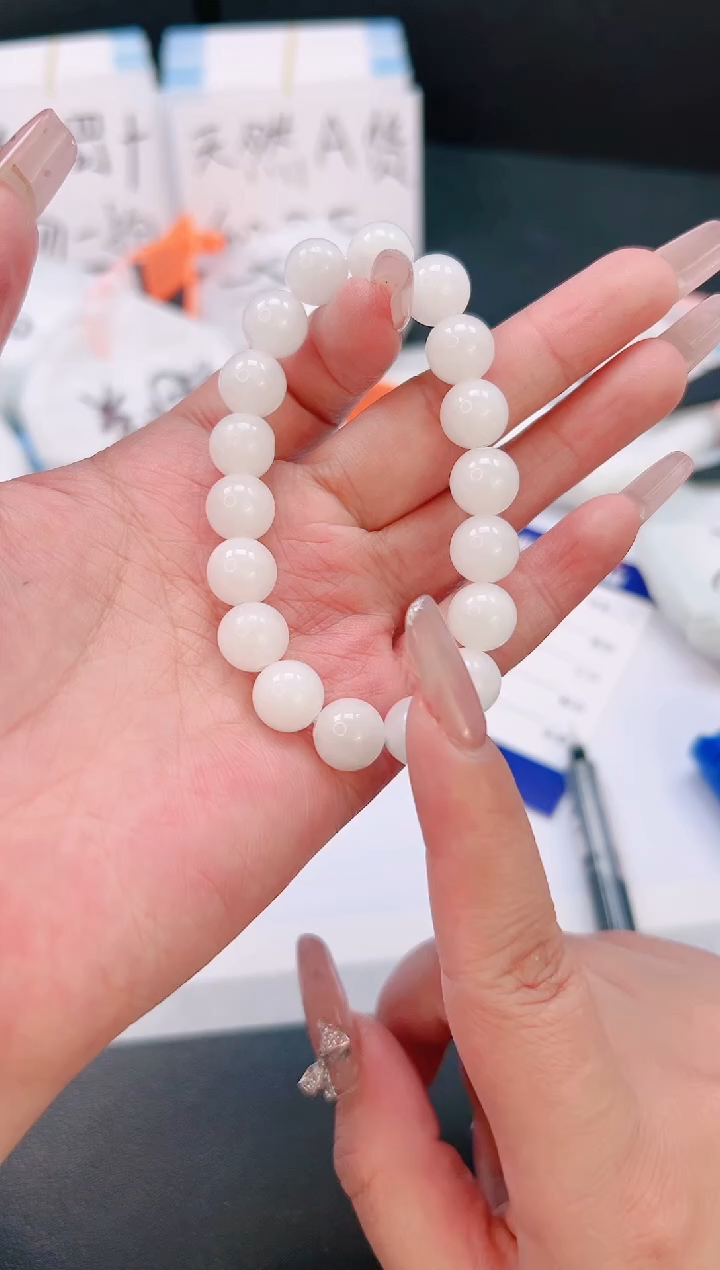 未镶嵌手链和田玉和田手链多样性发货