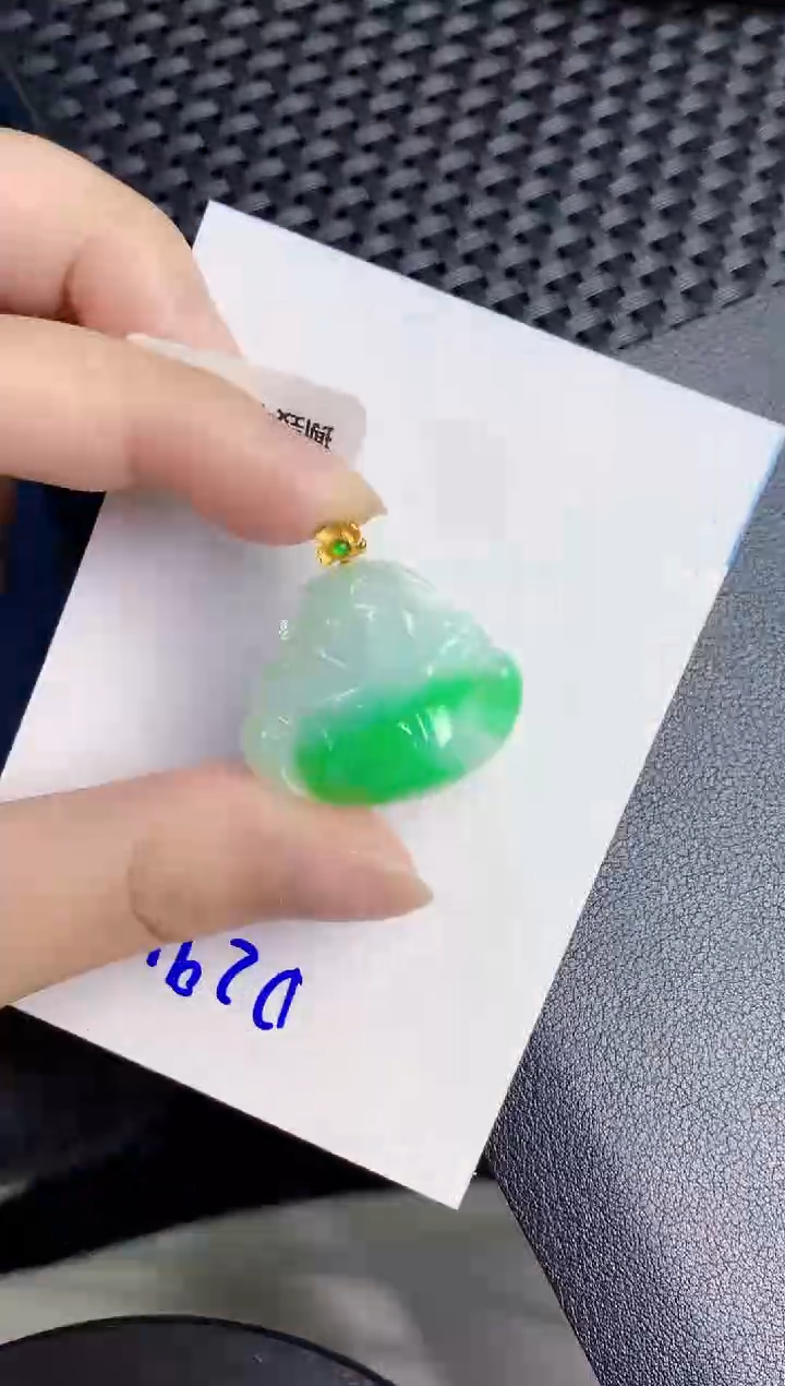 翡翠18K金镶嵌颈饰000000000
