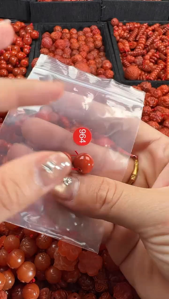 【闪购商品】南红玛瑙未镶嵌颈饰1