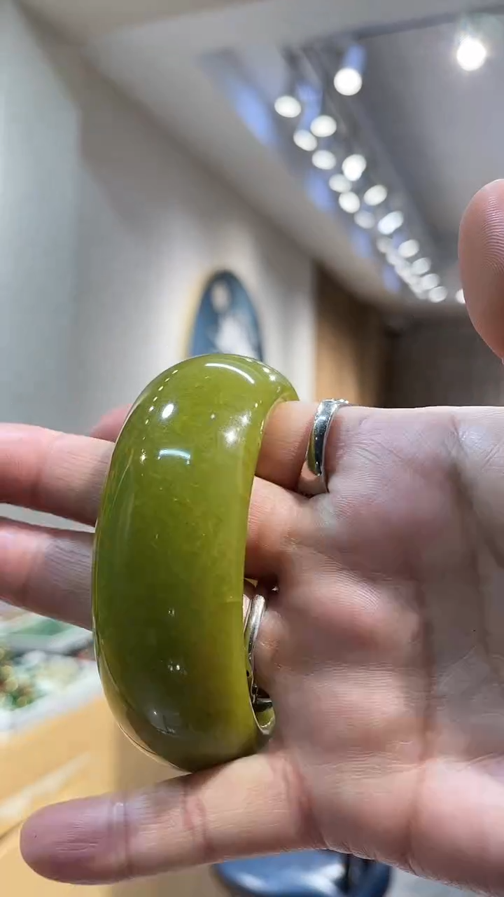 【闪购商品】岫玉手镯未镶嵌手镯63