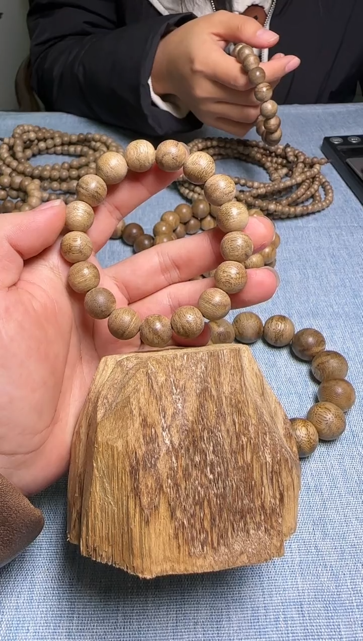 【闪购商品】木木雕木艺菩萨奇12mm油格多样性发货