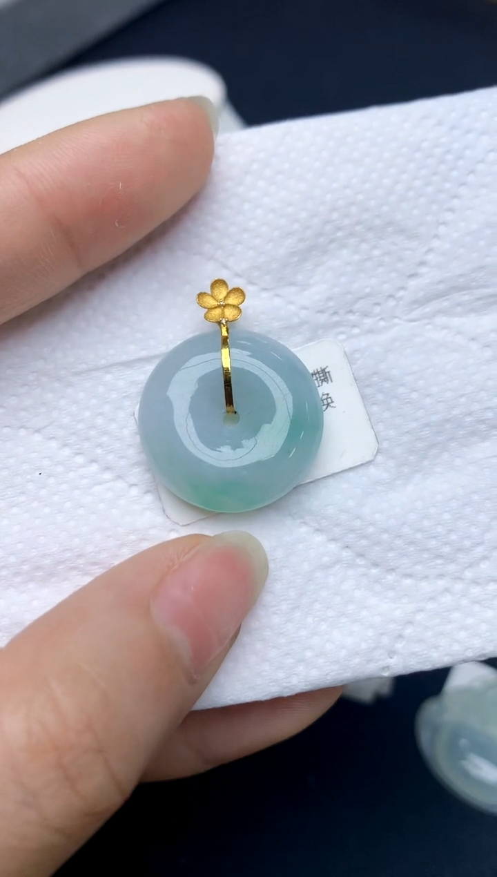 翡翠18K金镶嵌颈饰天然A货翡翠