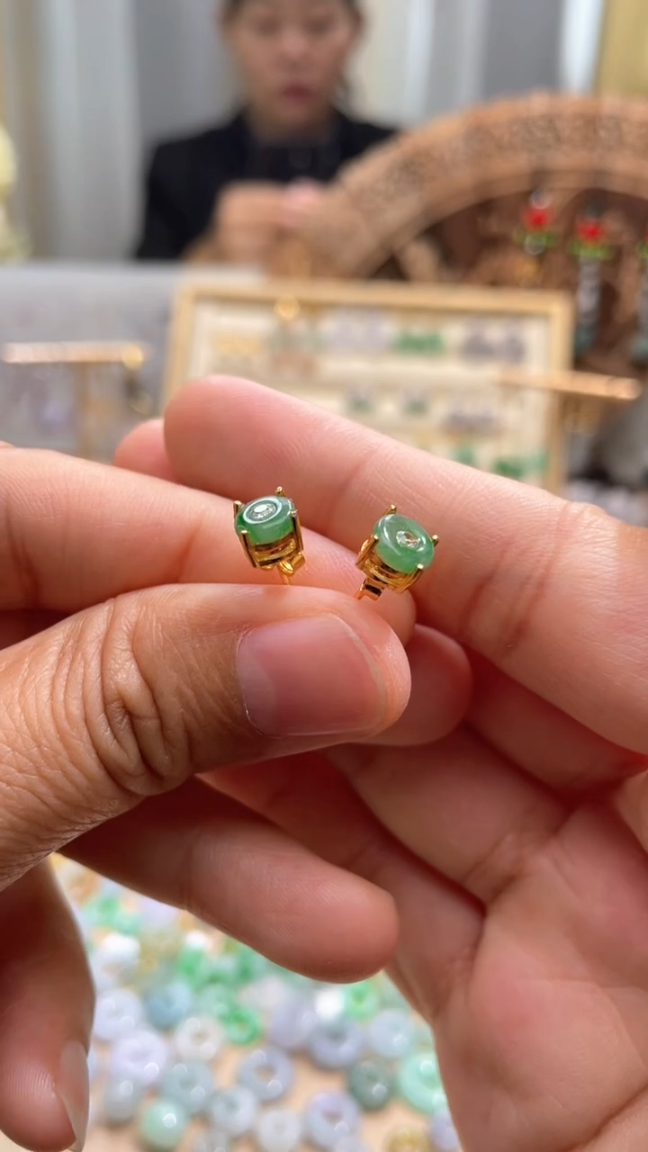 【闪购商品】翡翠颈饰18K金镶嵌平安扣一对耳钉