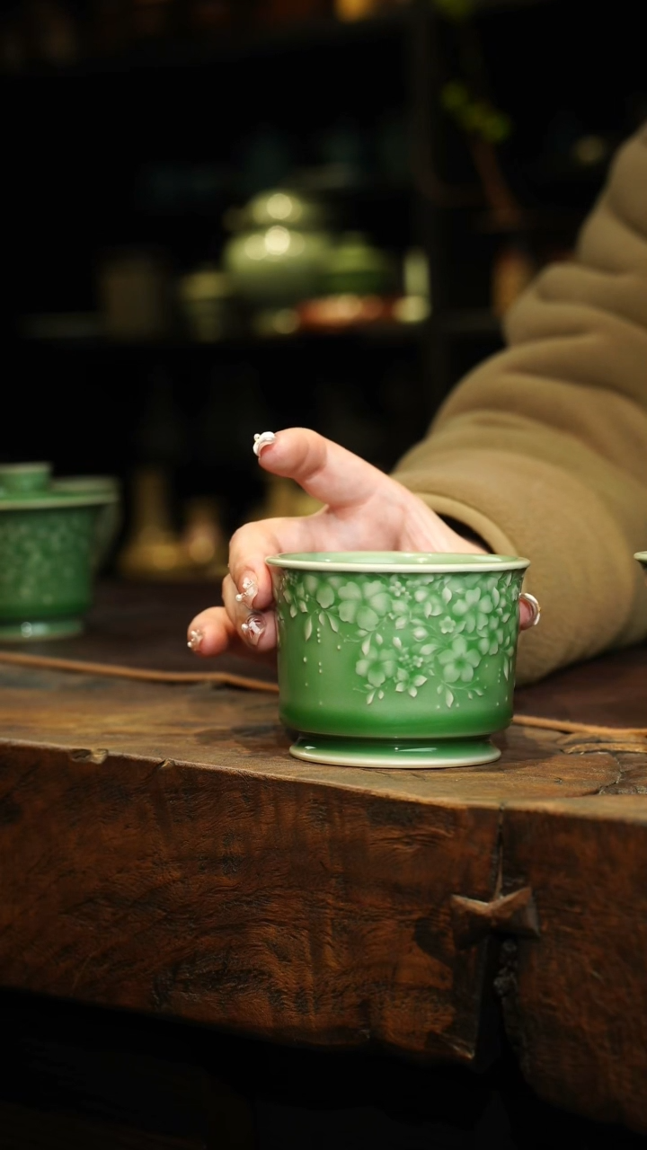 【闪购商品】瓷片李斌 梅子青繁花容天杯